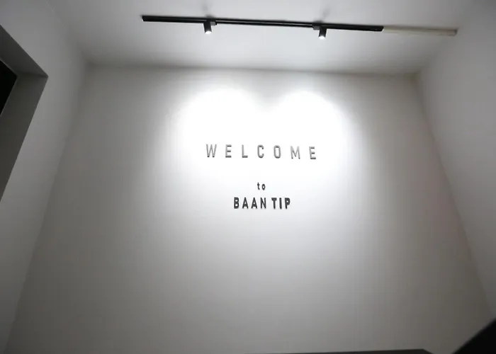 Baantip​ 民宿 *